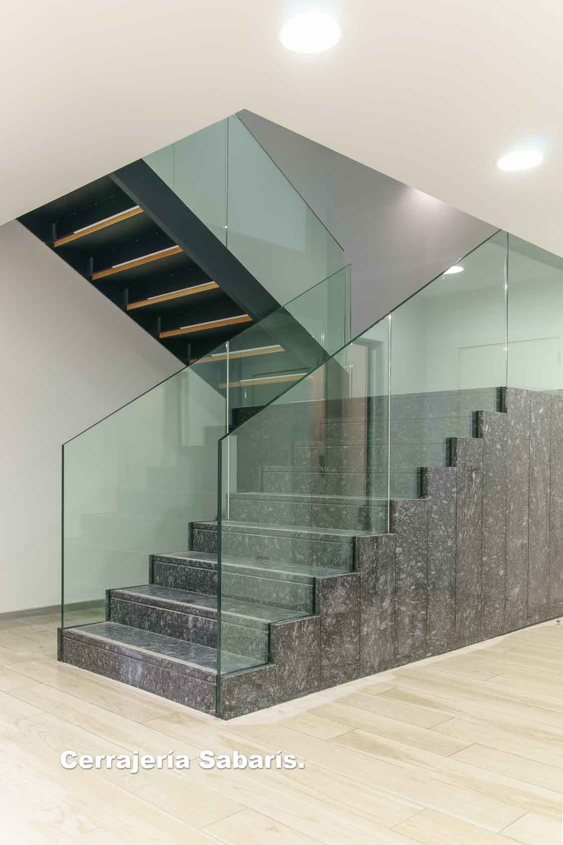 Escalera de madera