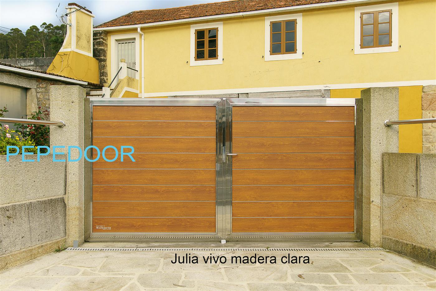 Puerta Julia madera clara