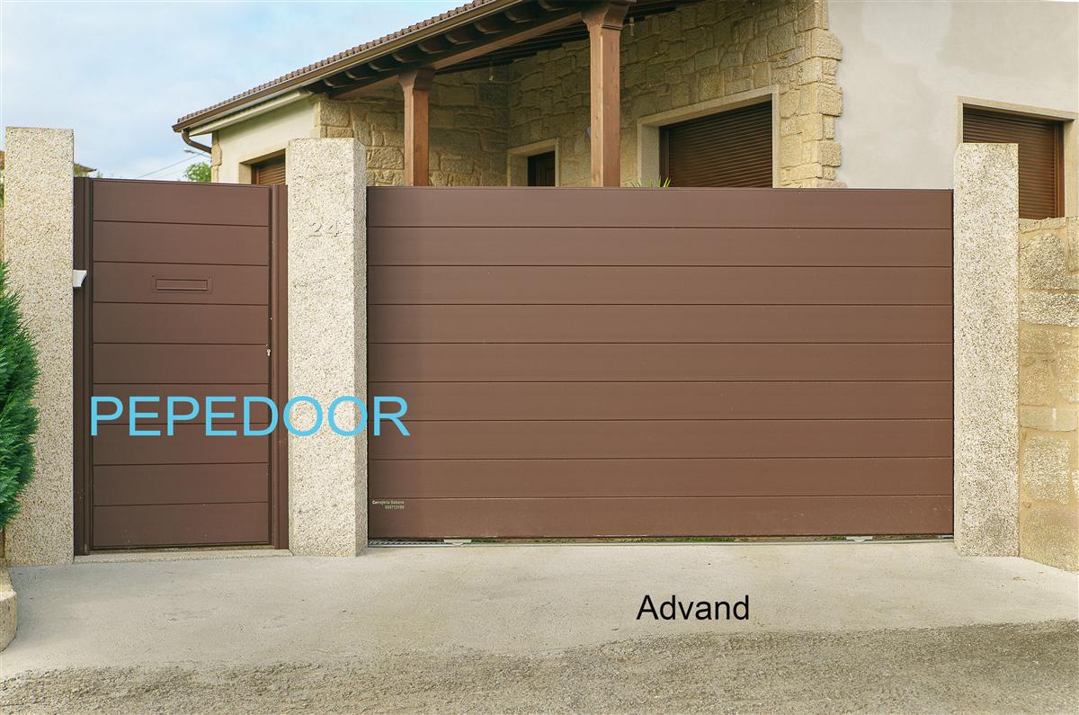 Puerta seccional Advand
