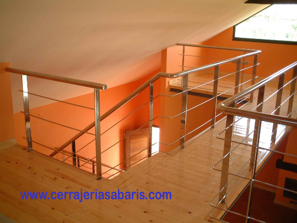 Escalera de inox en A Xeve